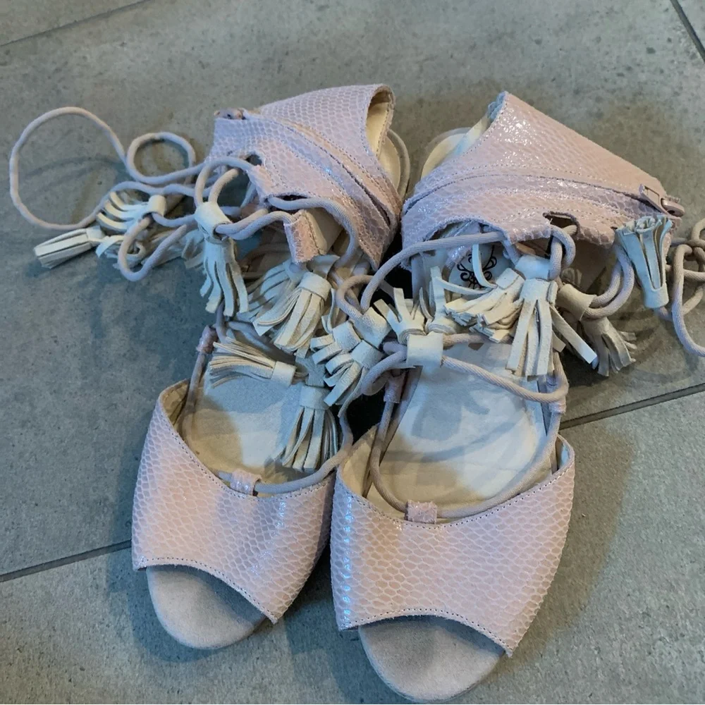 JOYFOLIE Big Girl Shoes Sandals‎ 4 Gladiator Snake Beige Fringe Tie Lace Up Zip